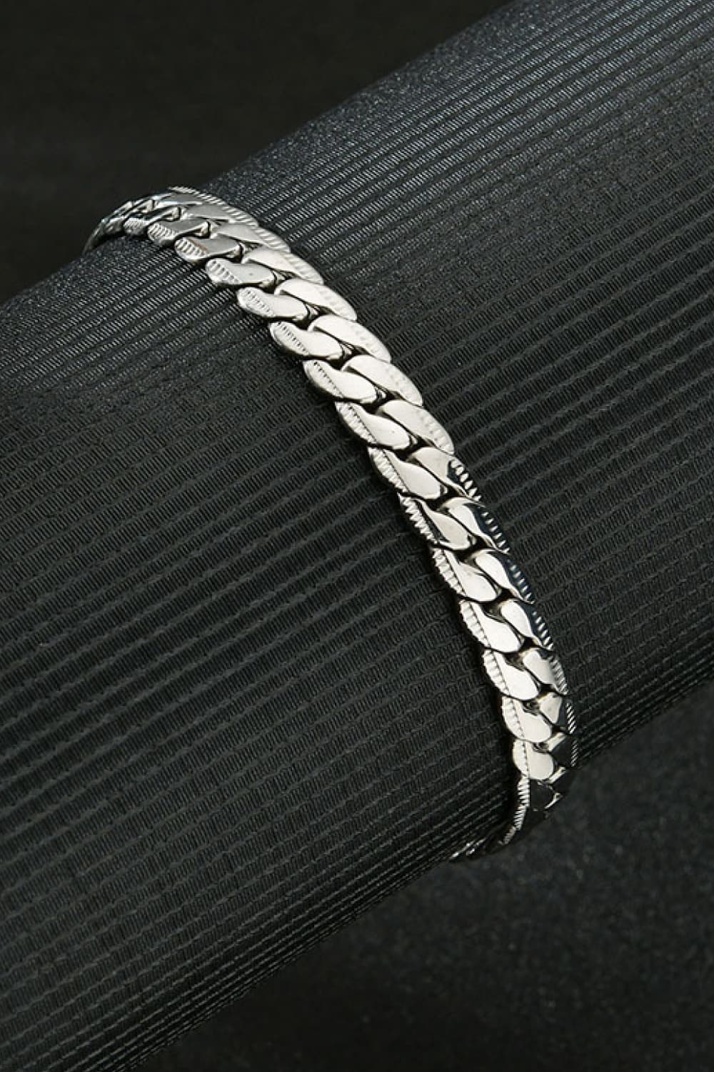 Stainless Steel Curb Chain Bracelet - Silver / One Size - T-Shirts - Bracelets - 4 - 2024