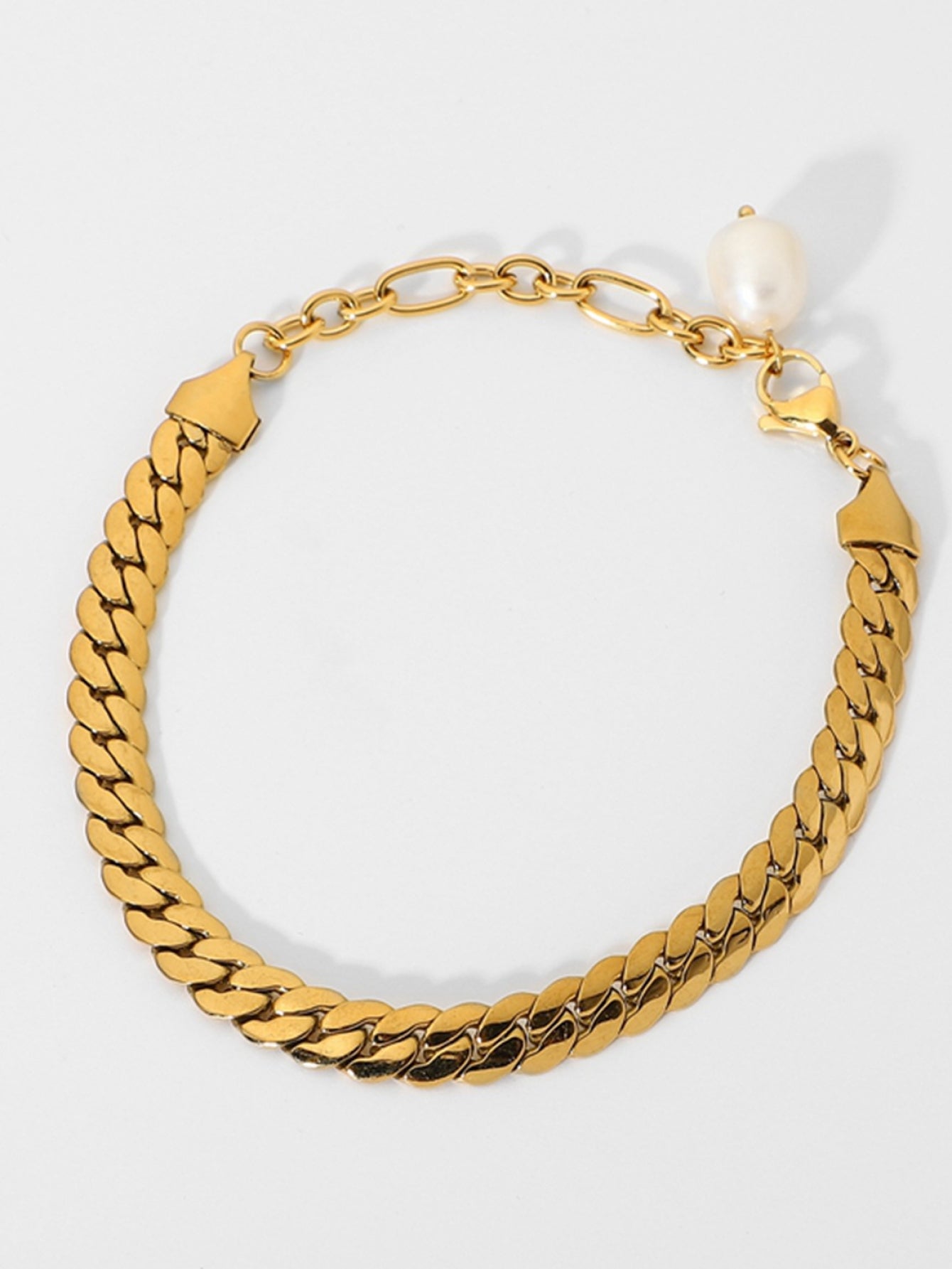 Thick Curb Stainless Steel Chain Bracelet with Pearl - Gold / One Size - T-Shirts - Bracelets - 1 - 2024