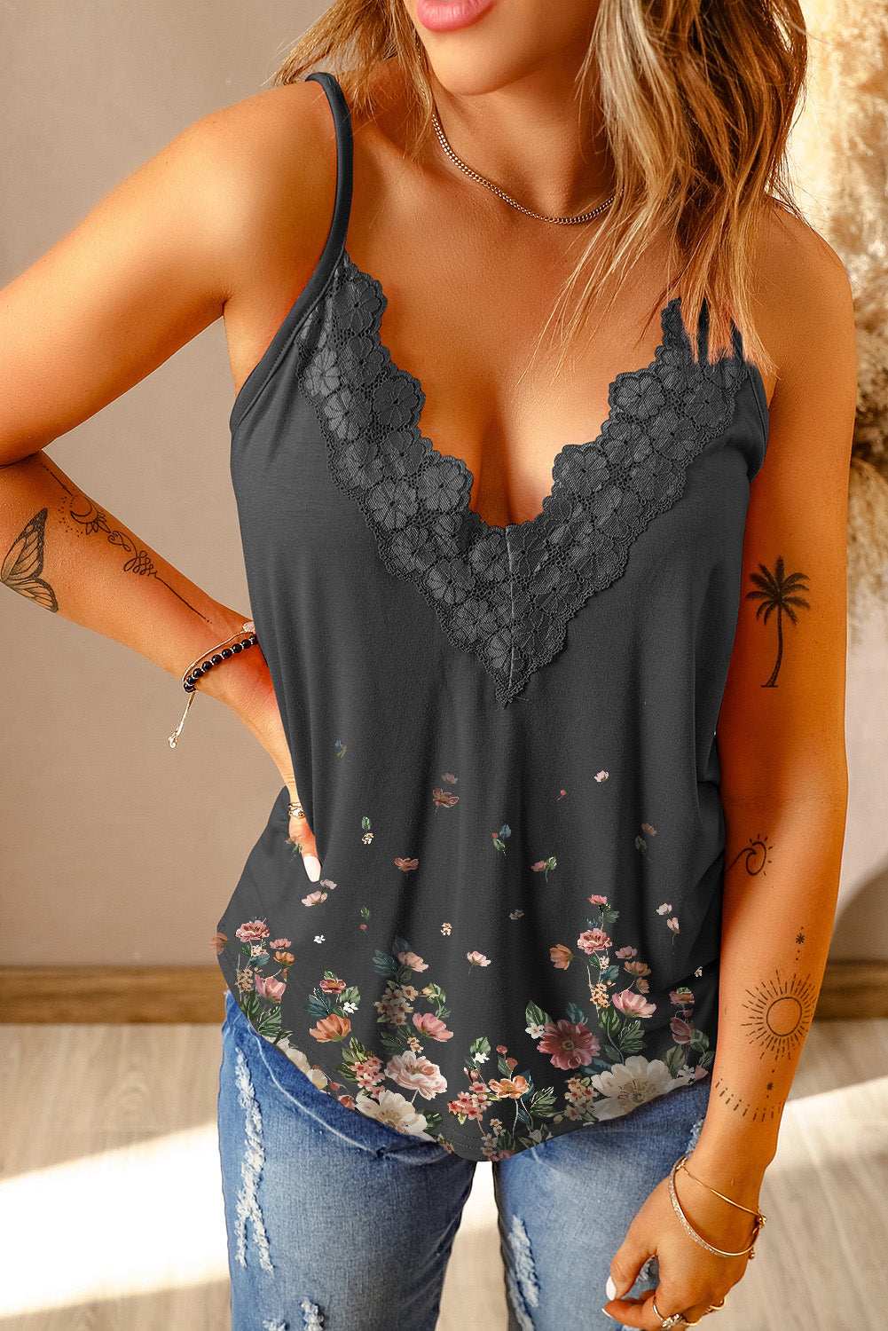 Floral Lace Trim Scalloped Plunge Cami - Black / S - Tops & Tees - Shirts & Tops - 1 - 2024