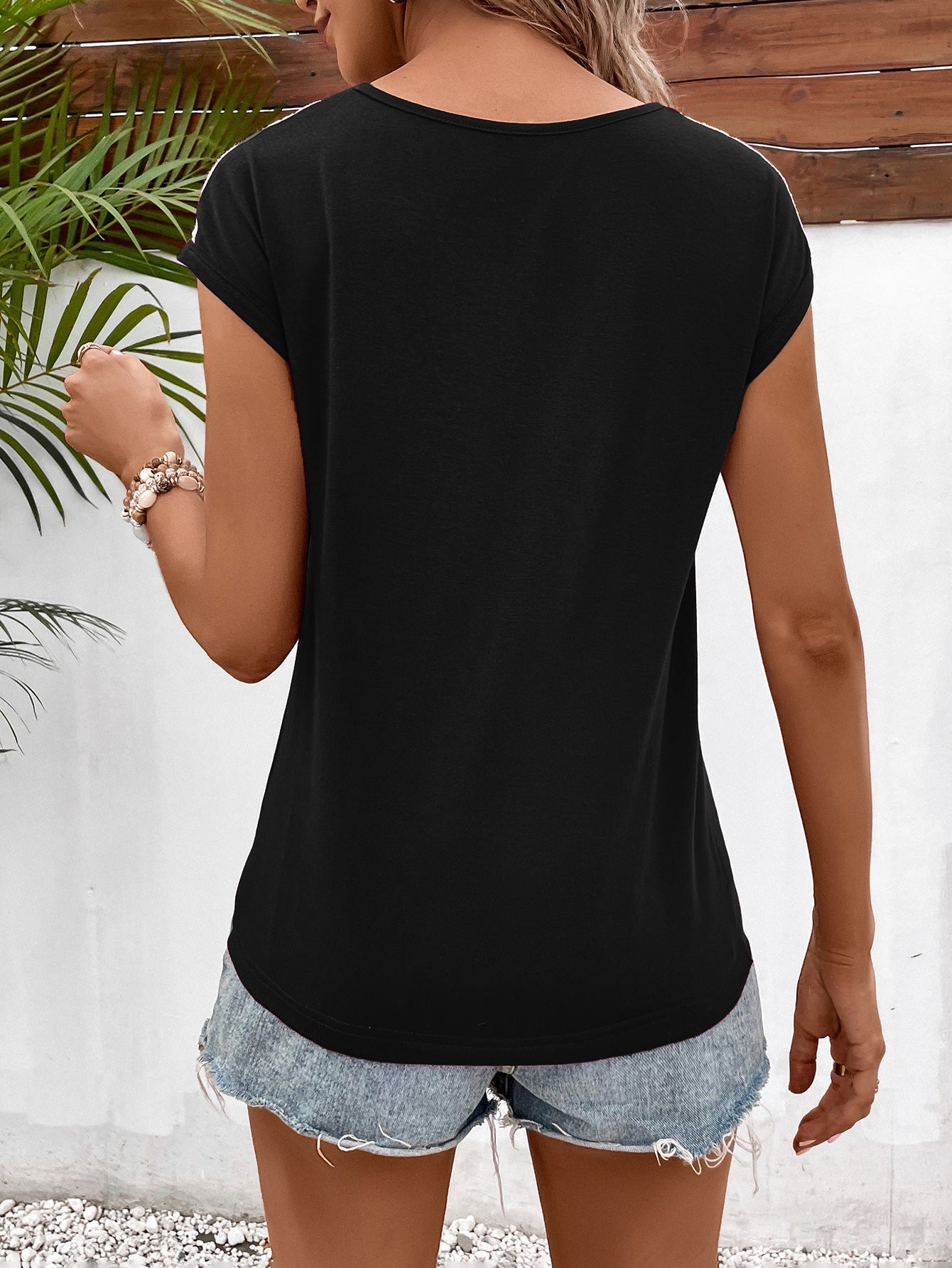 Spliced Lace V-Neck Twisted Hem Tee - T-Shirts - Shirts & Tops - 15 - 2024