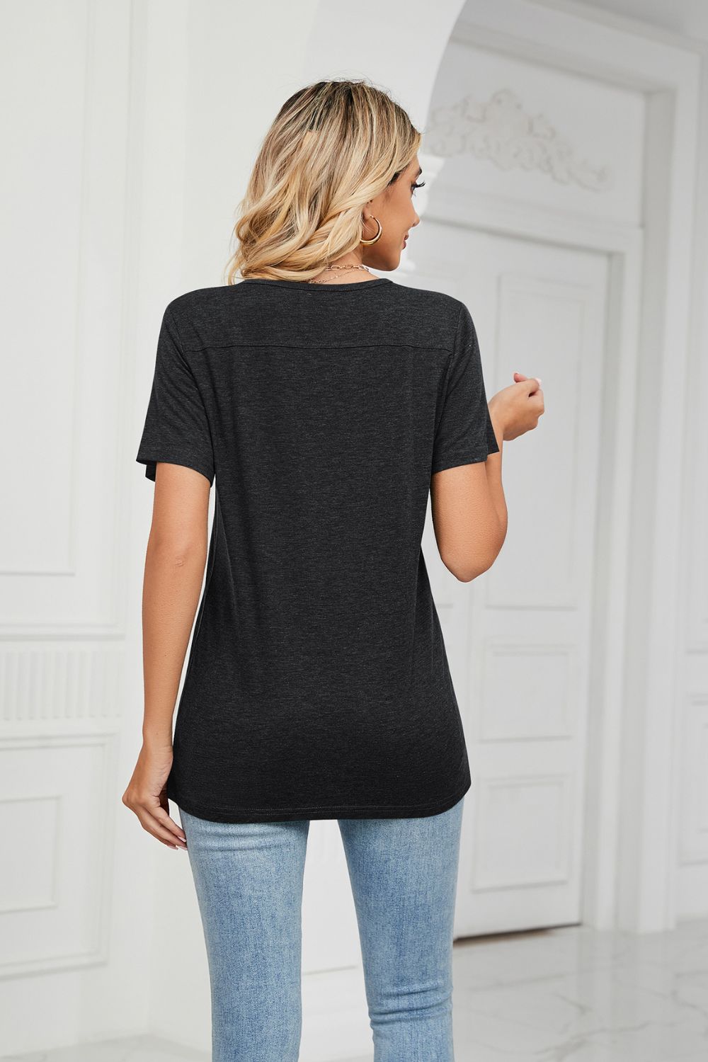 V-Neck T-Shirt - T-Shirts - Shirts & Tops - 12 - 2024