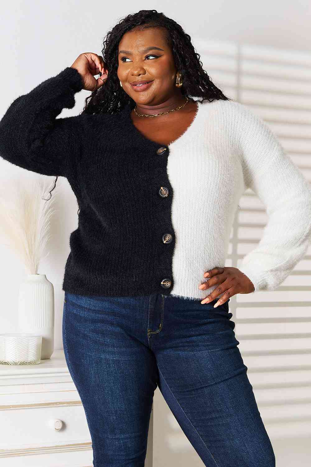 Contrast Button-Front V-Neck Cardigan - Women’s Clothing & Accessories - Shirts & Tops - 3 - 2024