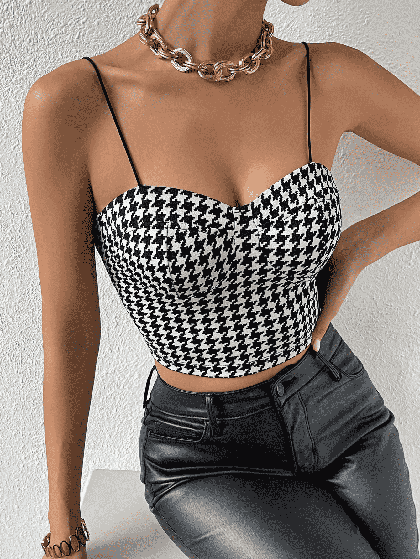 Cropped Sweetheart Neck Houndstooth Pattern Cami - Women’s Clothing & Accessories - Shirts & Tops - 3 - 2024