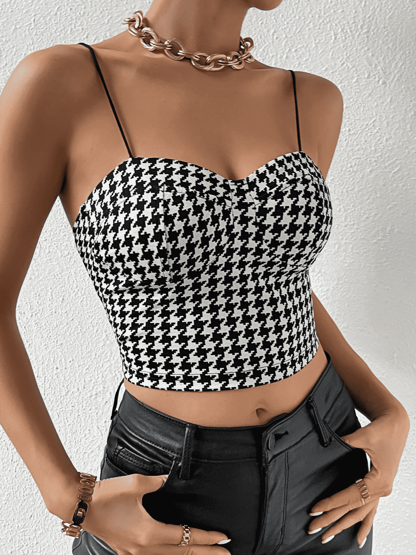 Cropped Sweetheart Neck Houndstooth Pattern Cami - Women’s Clothing & Accessories - Shirts & Tops - 6 - 2024