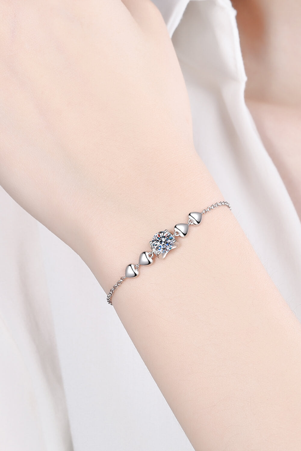 1 Carat Moissanite Heart Bracelet - Silver / One Size - Women’s Jewelry - Bracelets - 1 - 2024