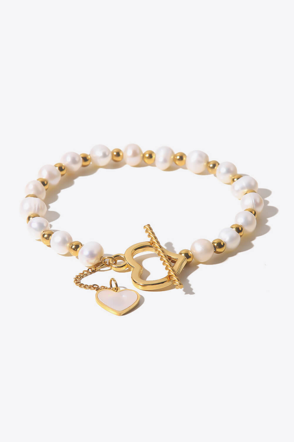 Freshwater Pearl Heart Charm Bracelet - Gold / One Size - Women’s Jewelry - Bracelets - 1 - 2024