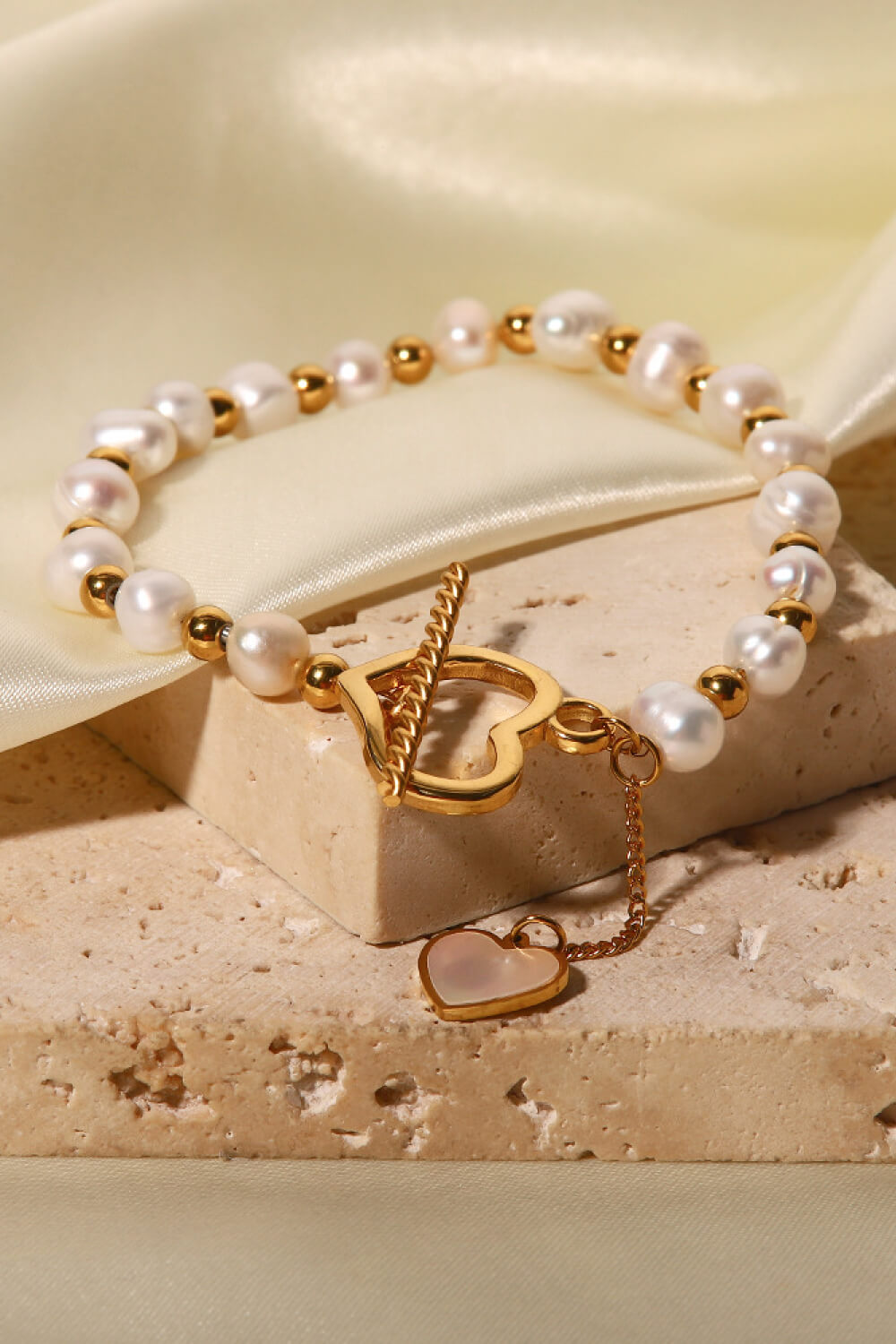 Freshwater Pearl Heart Charm Bracelet - Gold / One Size - Women’s Jewelry - Bracelets - 4 - 2024