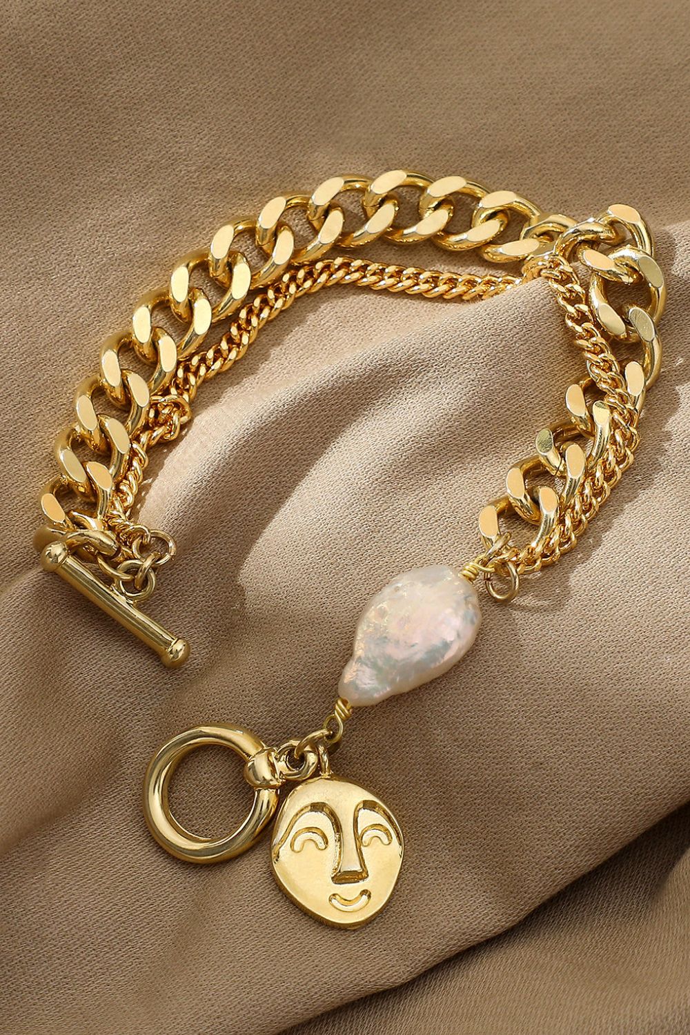 Gold Chain & Pearl Bracelet - Gold / One Size - Women’s Jewelry - Bracelets - 3 - 2024