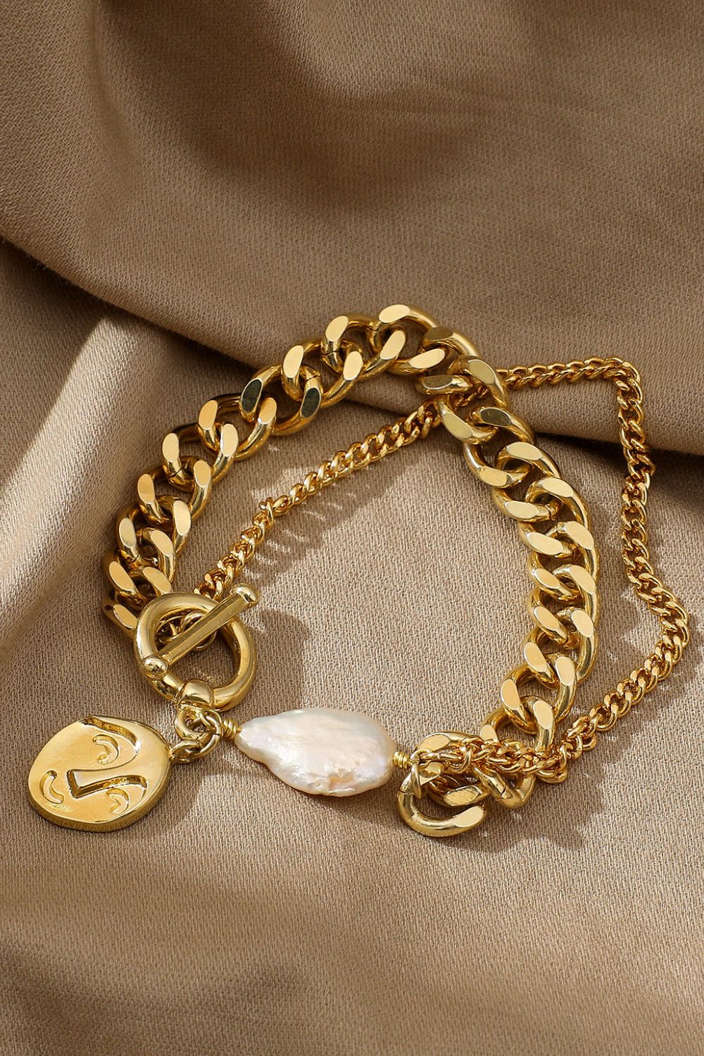 Gold Chain & Pearl Bracelet - Gold / One Size - Women’s Jewelry - Bracelets - 2 - 2024