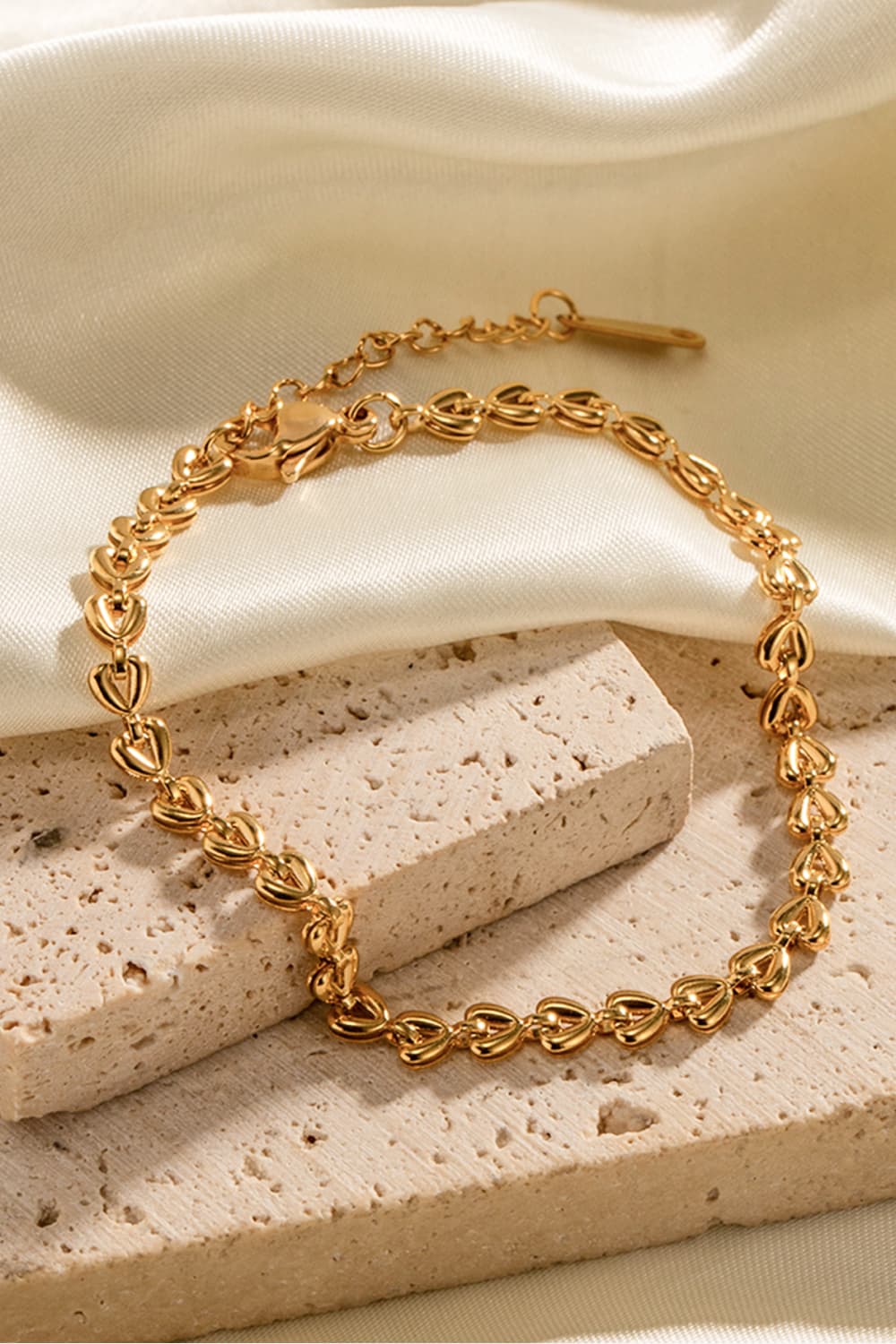 Heart Chain Lobster Clasp Bracelet - Gold / One Size - Women’s Jewelry - Bracelets - 6 - 2024
