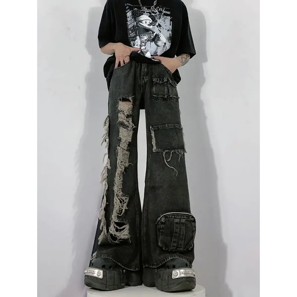Y2K Grunge Multi-Pocket Distressed Bell Bottom Jeans - Bottoms - Jeans - 5
