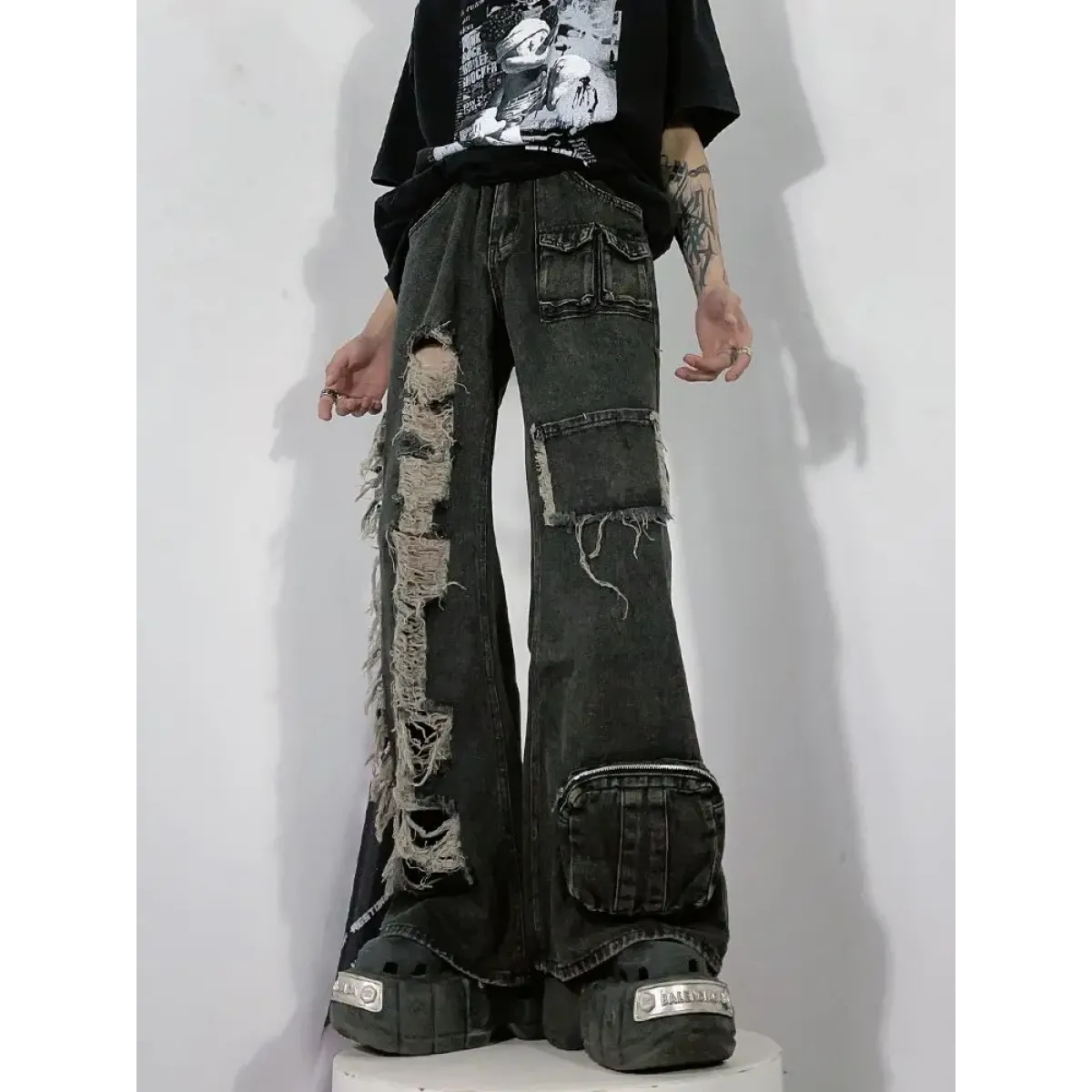 Y2K Grunge Multi-Pocket Distressed Bell Bottom Jeans - Bottoms - Jeans - 4