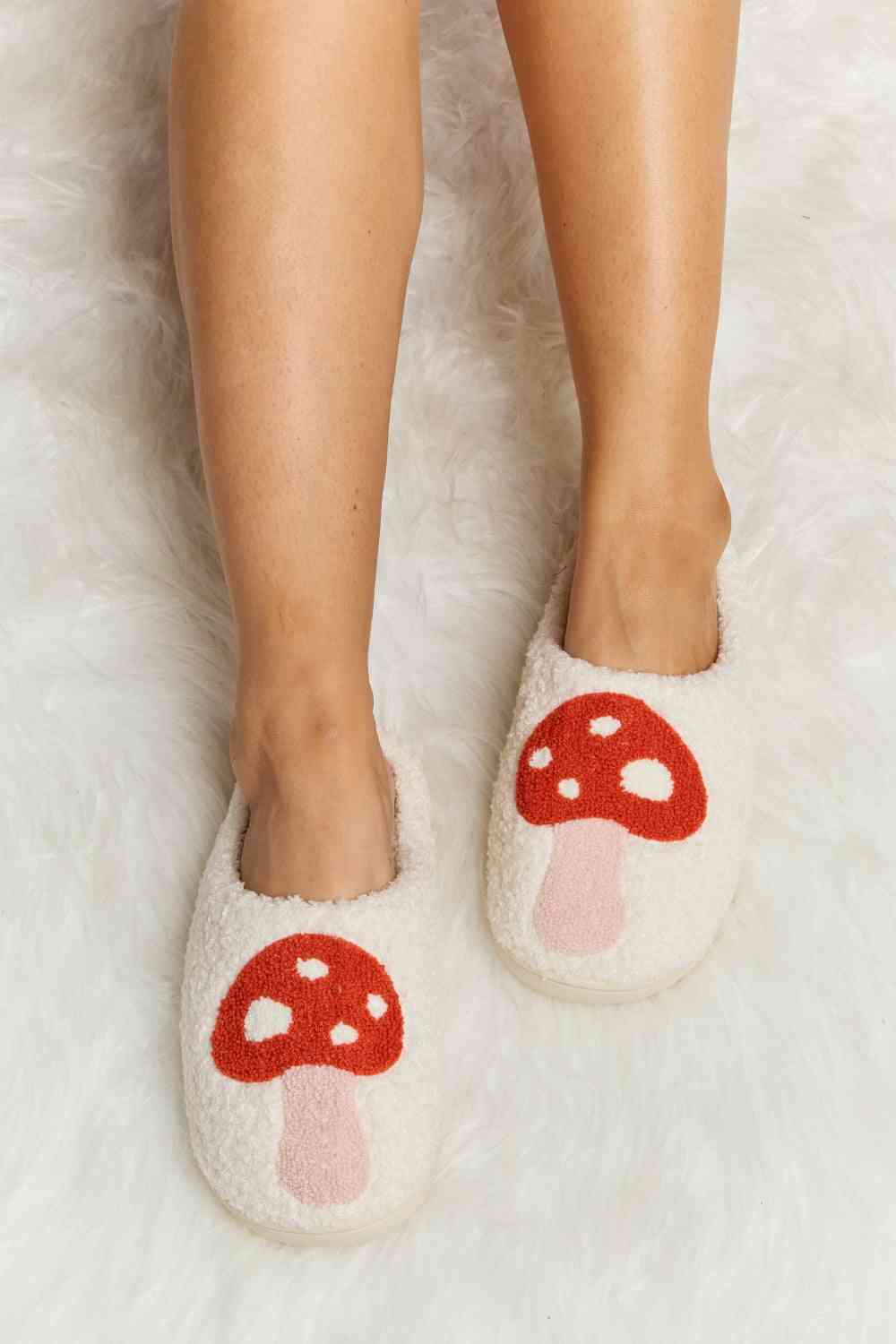 Mushroom Print Plush Slide Slippers