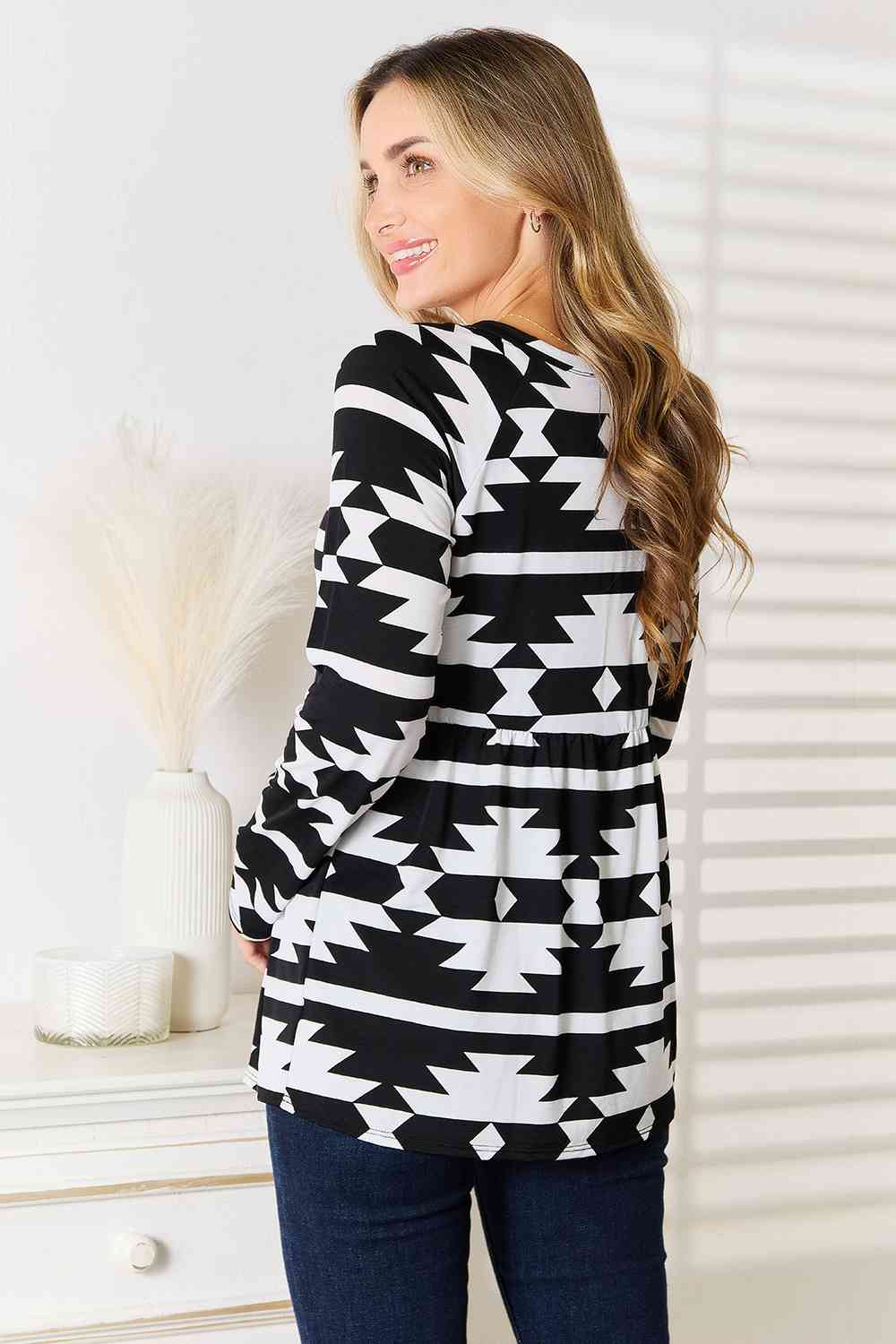 Geometric Notched Neck Long Sleeve Top